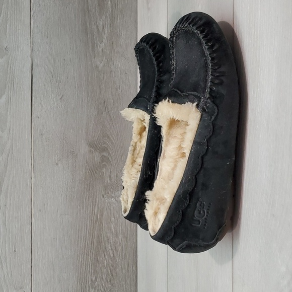 Ugg Australia Women 5732  Leather Insulated lined Loafer Slip on shoes sz 8 - Picture 2 of 13